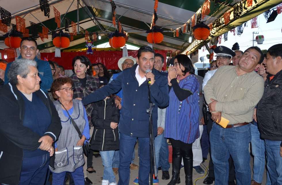 Adán Gordo  y Sandra Luz, comprometidos con los comerciantes